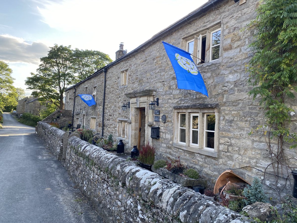 Cottage in the Dales tweet media