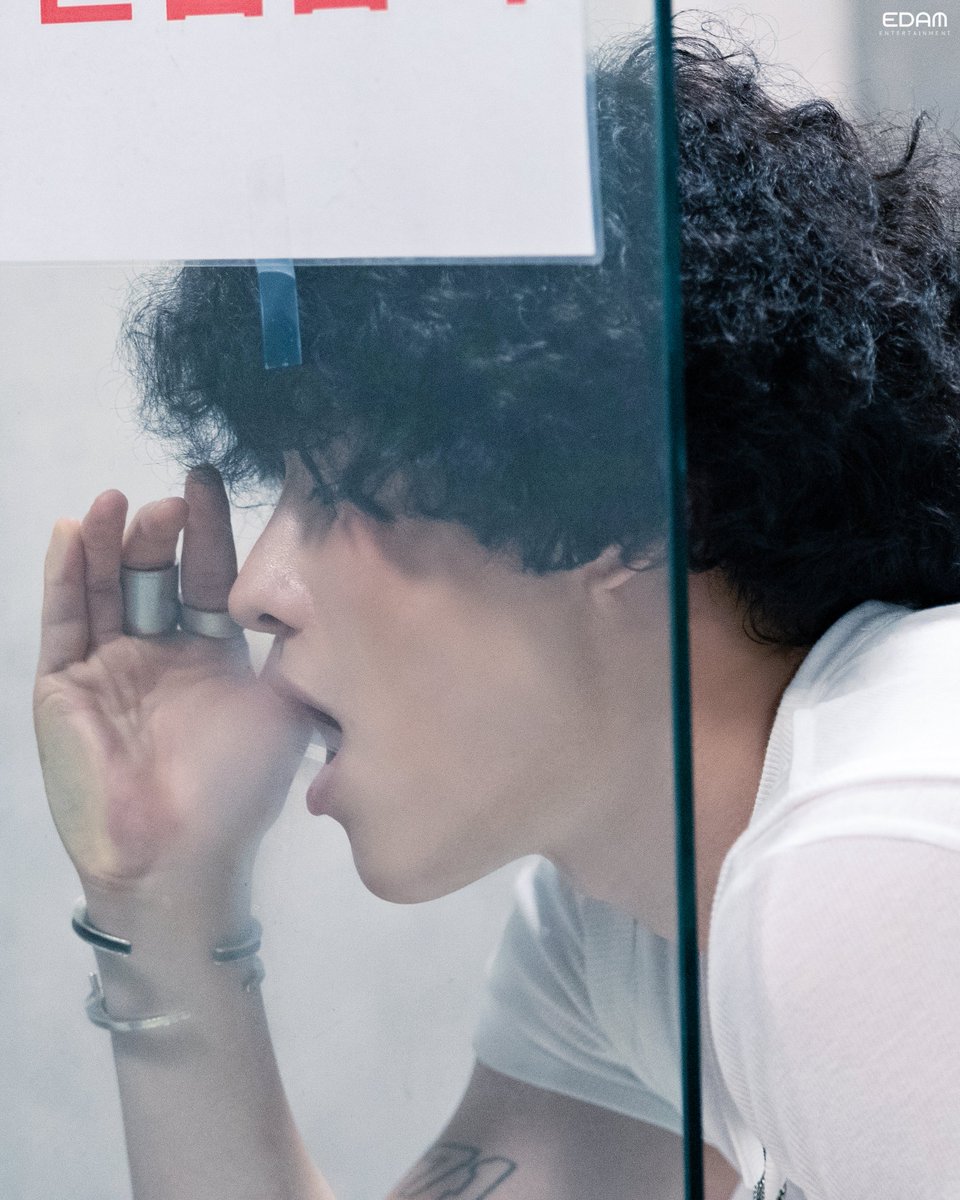 [📬]

이 뽀글기니도 결국엔 사랑하게 돼 있어
You're bound to love this curly guinea pig even more in the end.

🔗 blog.naver.com/edament/223955…

#WOODZ #우즈
#SmashingConcrete