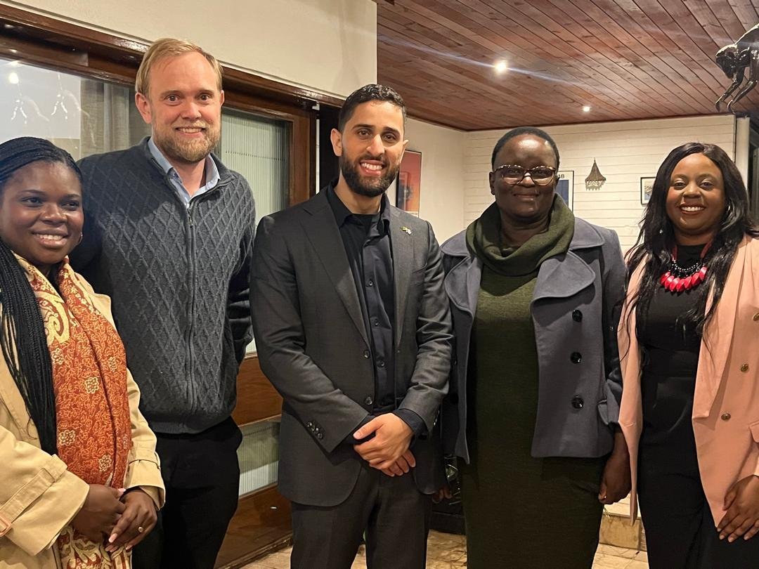 We are delighted to welcome our new Deputy Ambassador to Zimbabwe, Mr. Ilyaas Sherally.

Ilyaas joins the team after completing his duties as Head of Political Affairs at the Netherlands Embassy in Doha. Prior to that he served with distinction in Washington D.C. and Ramallah.