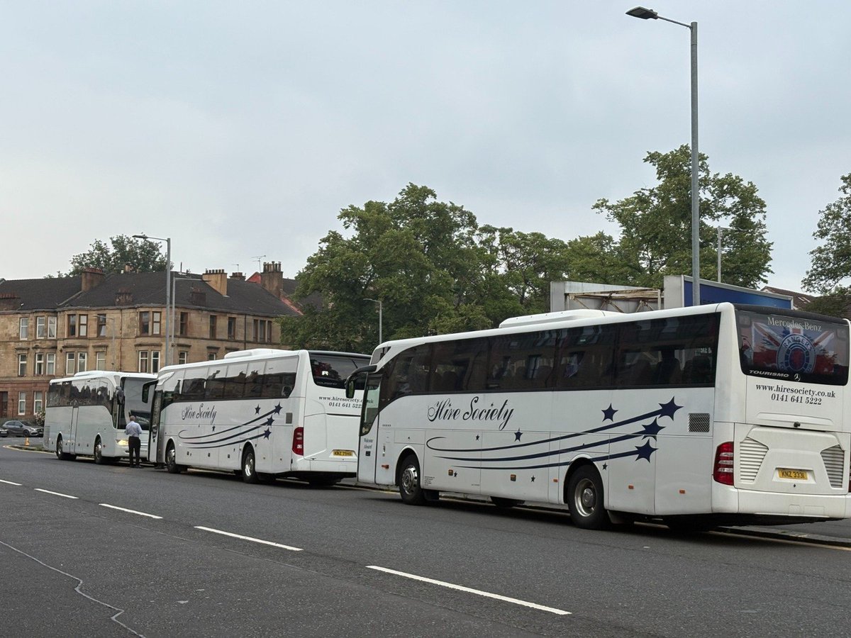 CoachesHire's tweet photo. Even parked, we make a statement.
Hire Society coaches are prepped, polished, and always photo-ready.
Because style starts long before the road.
🌐 https://t.co/uIu2XGhpdG
#coachstyle #luxuryinmotion #hiresociety #behindthefleet #tourready https://t.co/pWuswohFlg