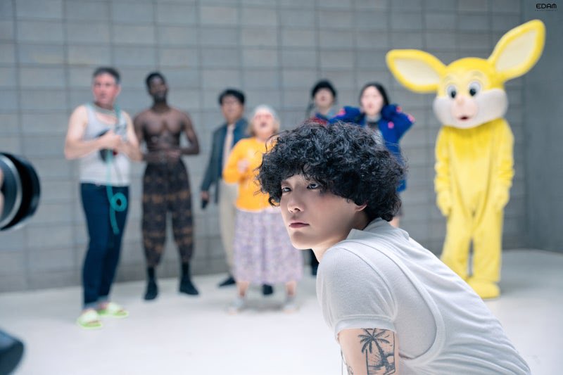 야자수 타투 잘 보여 꺄아아….