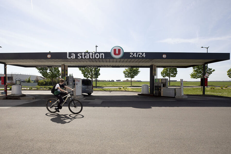 Carburant à prix coûtant : après Leclerc, les magasins U s’engagent eux aussi ce week-end lsa-conso.fr/carburant-a-pr…