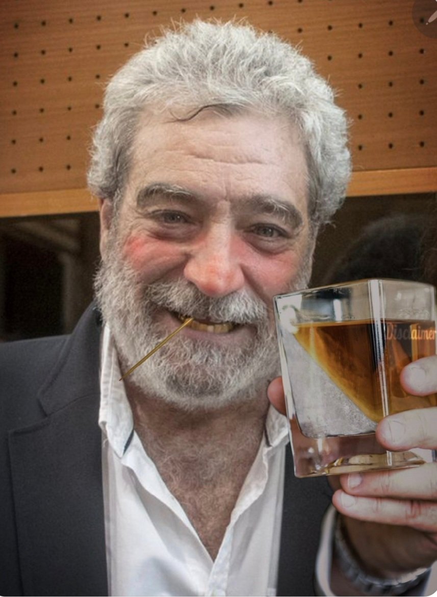 Manda huevos que por culpa de éste impresentable sea juzgado el Fiscal General del Estado..