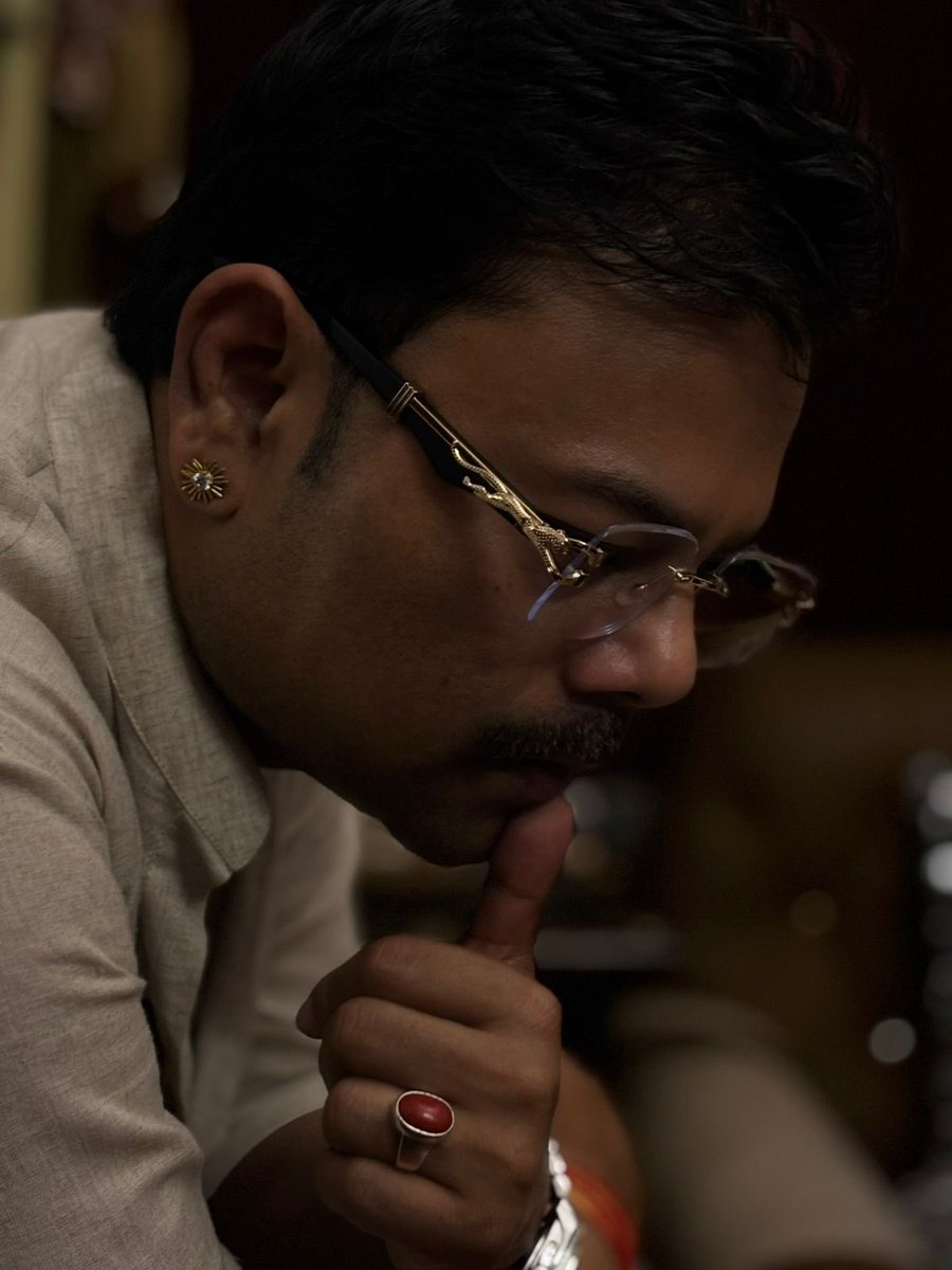 AV_JASWAL's tweet photo. “In silence, decisions are made. In thought, revolutions begin.”
#Leadership #ThinkingMind #Focused #AdityaVikramJaiswal https://t.co/inVFjxEckK
