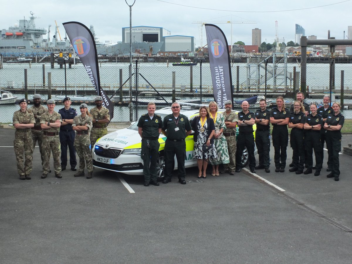 DMS_JHG_South's tweet image. We are proud to launch a new collaborative scheme between JHG(S) and South Central Ambulance Service Trust. The team have undergone intense training from SCAS to enable them to respond to 999 emergencies. #GosportMayor @SCAS999 @DMS_MilMed