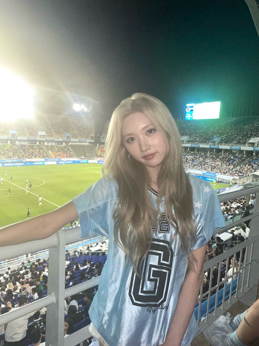 gaeul pics tweet media