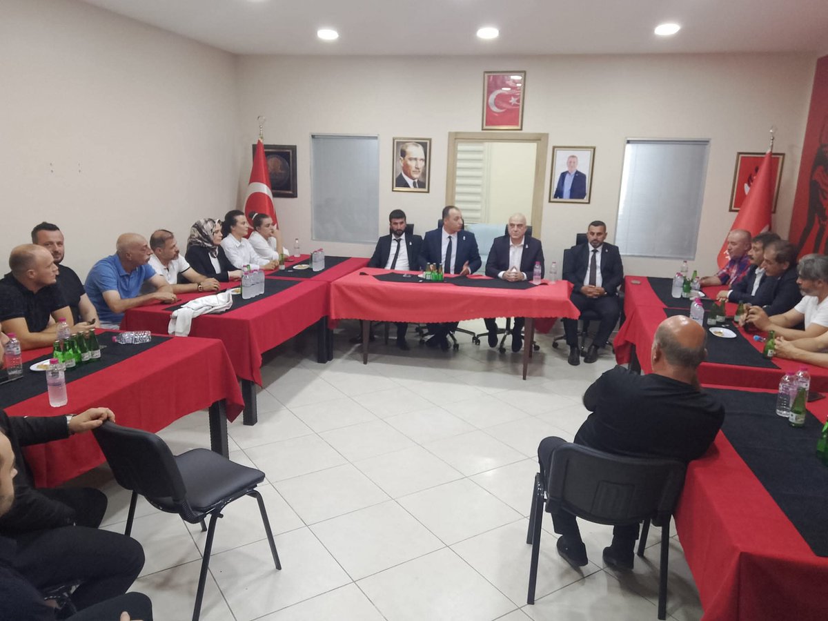 zafersakaryail's tweet image. #ZaferPartisi Sakarya İl Bşk. olarak; GİK Üyemiz Dr. Cihan Kolip, İl Bşk. Özdemir Özcan ve il yöneticilerimizle birlikte #Erenler Teşkilatımızı ziyaret ettik.
🎯 İlçe Bşk. Sn. Kerim Güneş ve ekibini kararlı duruşları için kutluyoruz.
🗣️ Zafer Türk Milleti İçin Kaçınılmazdır!