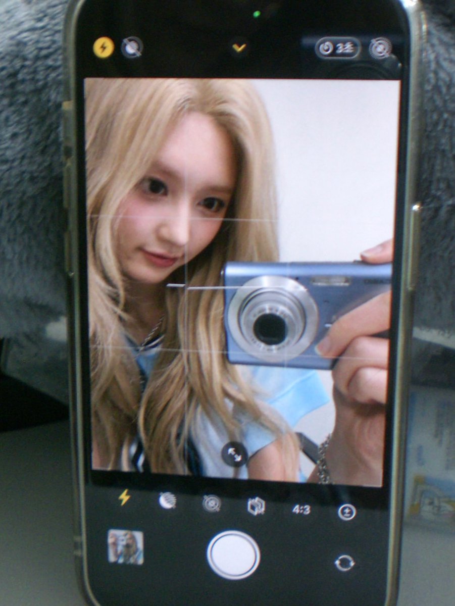 gaeul pics tweet media