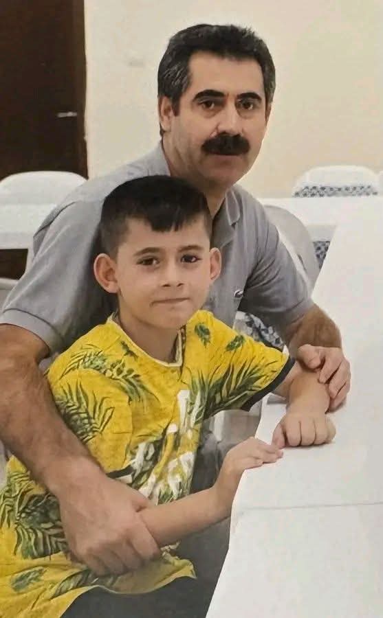 Cezaevi kapılarında büyüyen Çocuklar.

Tüm Siyasi Tutsaklara Özgürlük