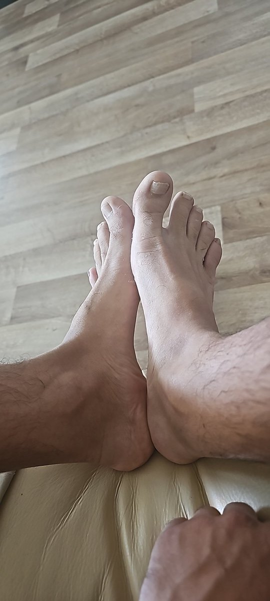 Guten Morgen ihr Zehenlutscher
#malefoot #malefeet #footfag