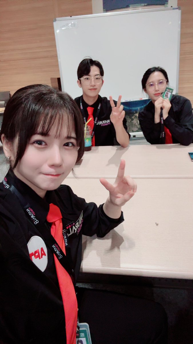 YUDI_zzing's tweet photo. 楽しい-！

@ninimoca0710 
@ohjuh77 

#APT #APTINCHEON #dealer #poker 
#ポーカー #ディーラー https://t.co/pT3TC7zEtY