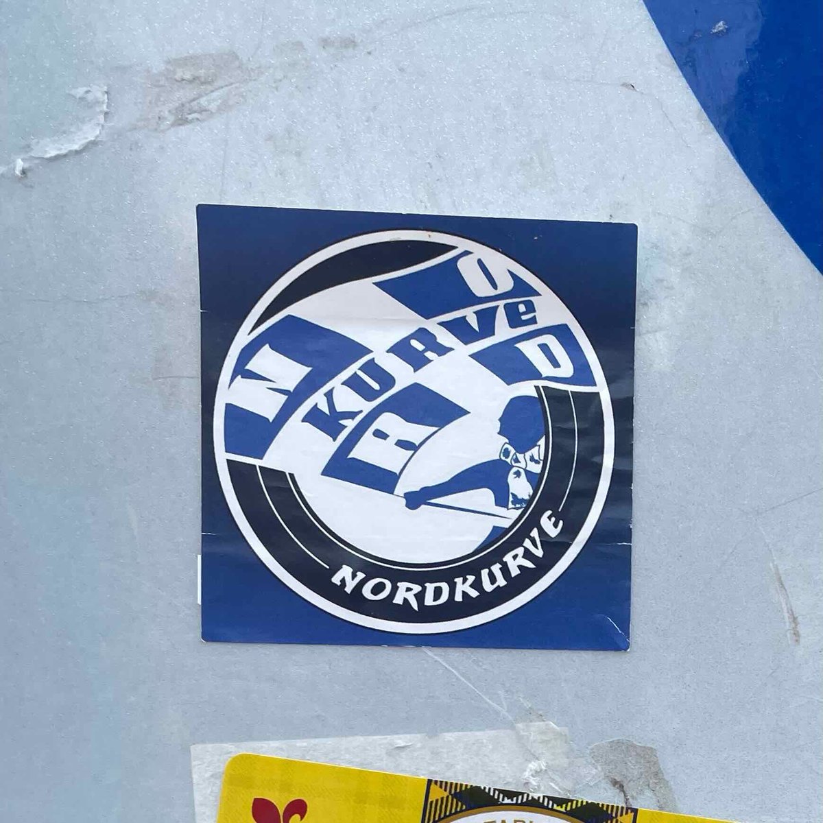 StickerHunting's tweet photo. 🇩🇪 FC Schalke 04
✅ Stuttgart, Germany
⚽️ This team boasts seven German Championships, a testament to their legacy.
#️⃣ #S04 #Schalke04 #ForzaSchalke #DieKnappen #2Bundesliga https://t.co/fx4K7UcjzW