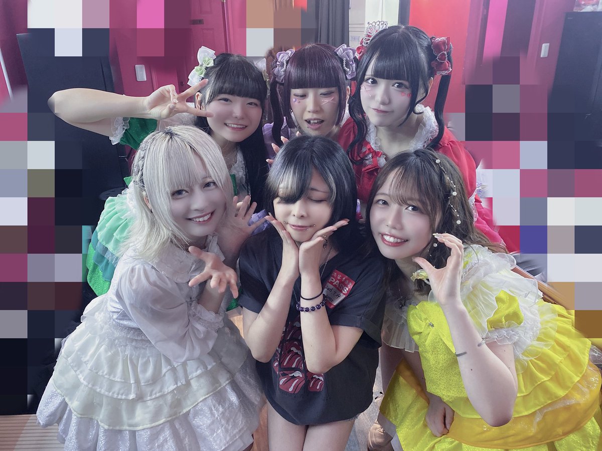 ハロパレちゃんツアーファイナル&amp;現体制終了🌸
お疲れ様でした𖤐 ̖́-
しんみりした空気が全くなくて最後までキラキラ可愛くハロパレちゃんらしいステージで
とーっても素敵でした(  ᴗ  ̫ ᴗ  )♡