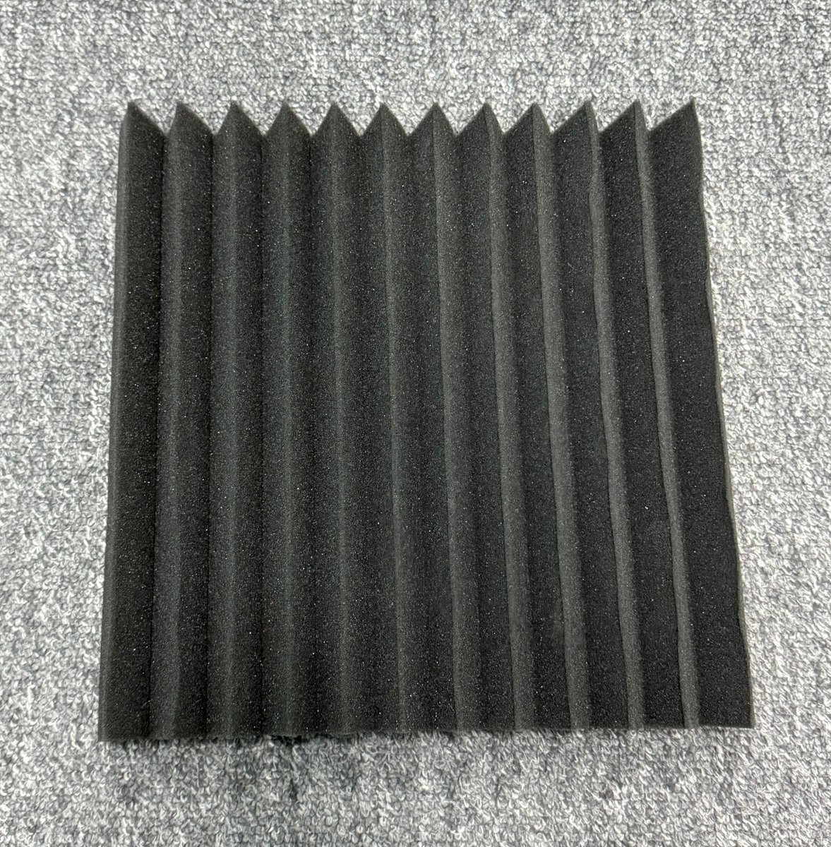 HY_Joyce's tweet photo. Sound-absorbing sponge
Adhesive backing included
Pyramid/12-groove/Mushroom cloud https://t.co/LoHGeYcScp