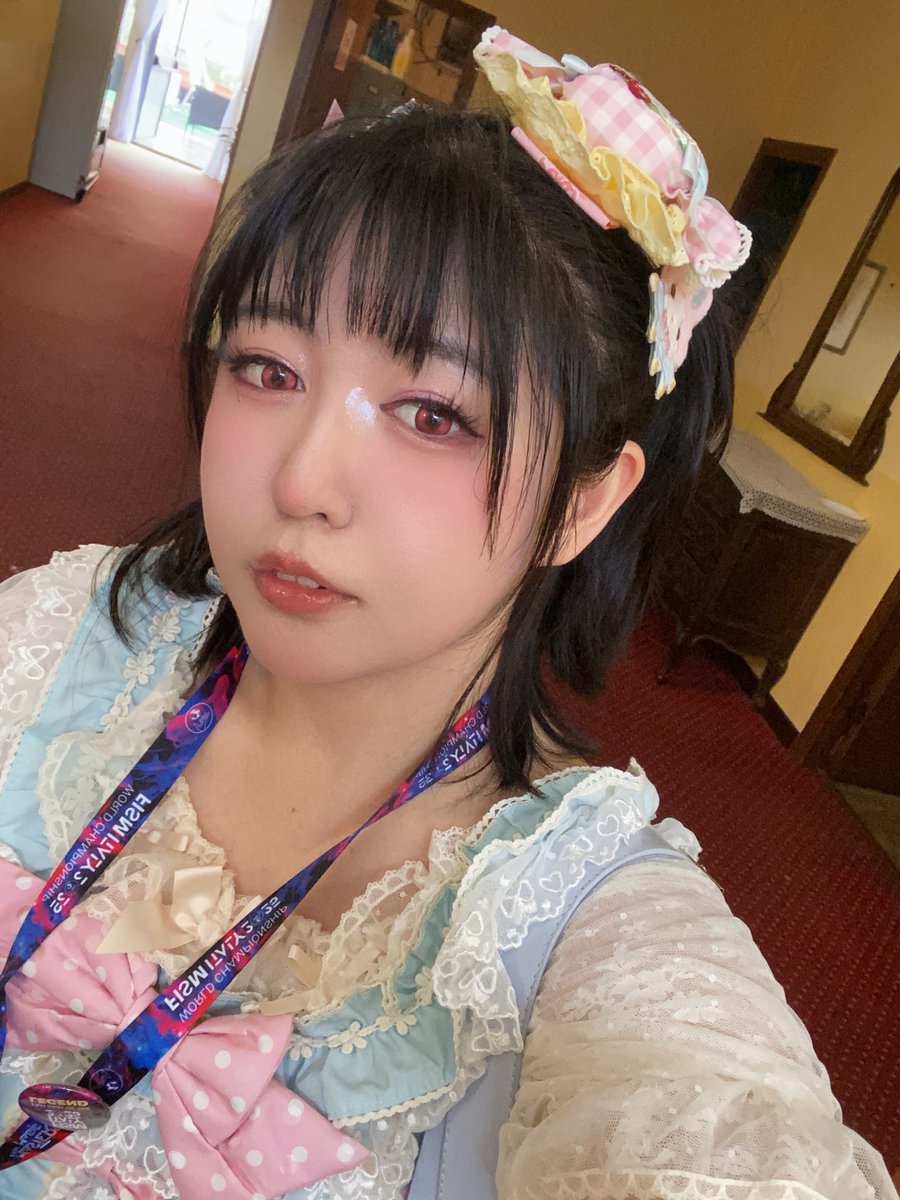 open_ddddd's tweet photo. 現地のbaroloも美味しくて
久しぶりにロリデーをした
中国一マジシャンさんとのツショも撮った
人生最高✌️神推しも最高 https://t.co/Jz8unZ2gLa