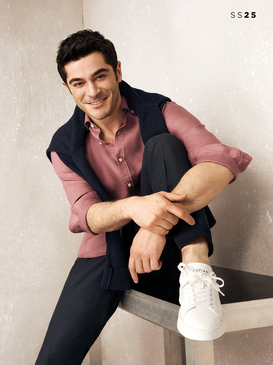 theburakhande's tweet photo. The #MasterActor BurakDeniz is coming back mashaaAllah
#BurakDeniz coming with new show under the production of @ayyapim
It will be on nowtv ( ex fox tv)
If any upgrade come , we will share https://t.co/eNoDfzZ7Ns