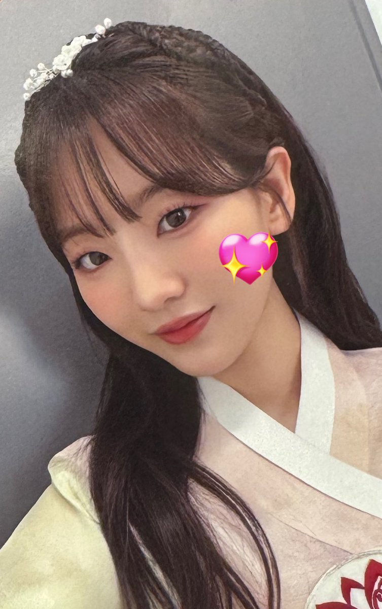 1oveuu128's tweet photo. 이혀니 팝업포카 너무너무 미소녀야...🤎 https://t.co/hUgebJqUNX