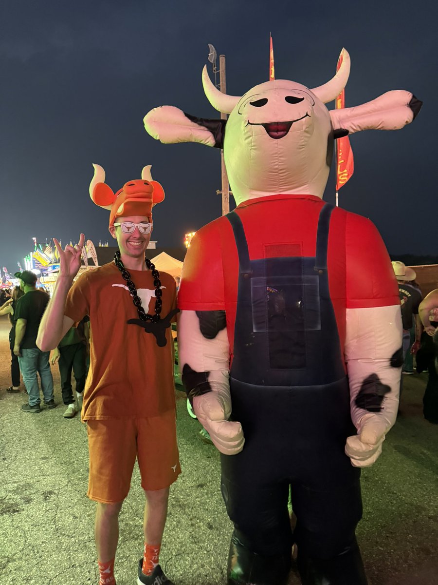 spartyryanh's tweet image. First rodeo well spent with the Lucas clan🤘🏻🤠@KelsyeLucas