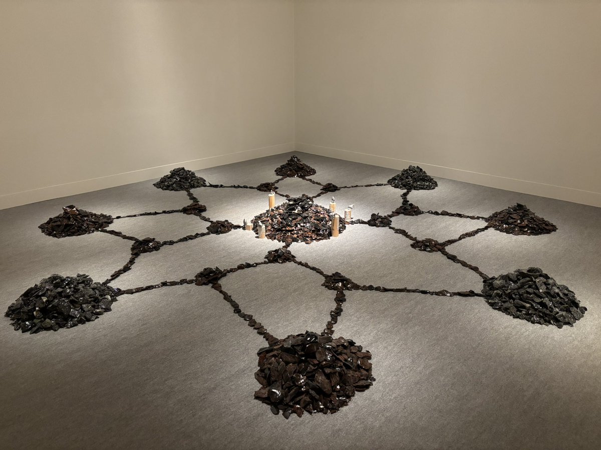 8月になりました🌻暑くてしんどい毎日で低浮上かもしれませんが今月もよろしくお願いいたします🙇‍♀️
昨日のお休みは芸術の森美術館に小松美羽さんの展示会に行ってきました。美術館も行ける時に行ってみようと思う契機もナムさんのおかげ🌈作品のエネルギーが物凄い展示会でした🖼