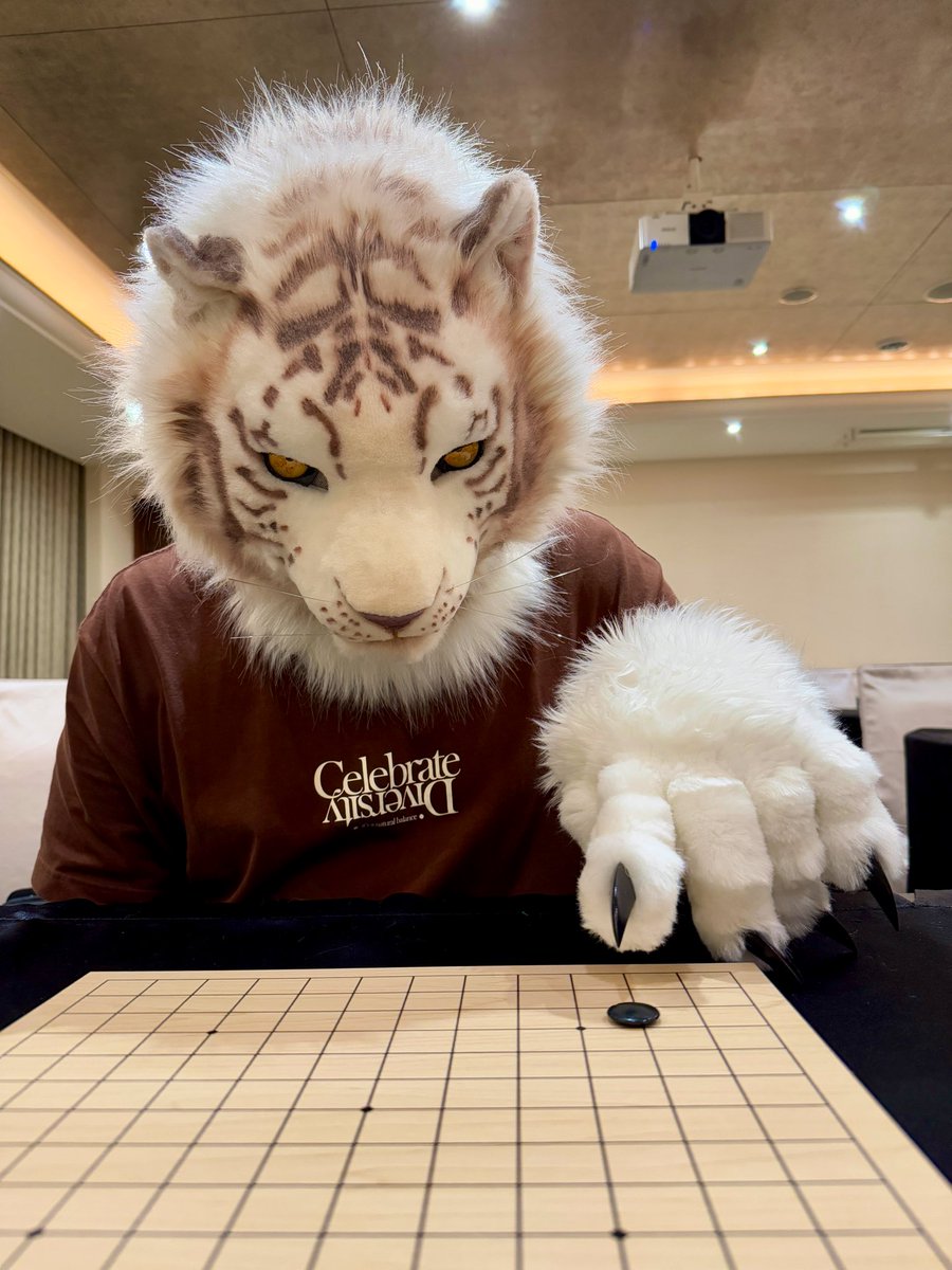 UminekoFursuit's tweet image. 【冥海 Barquero】
第一手!三…小目(?
First move — 3…4-3(idk 🙈
#FursuitFridays #Furryfrid #Ardu