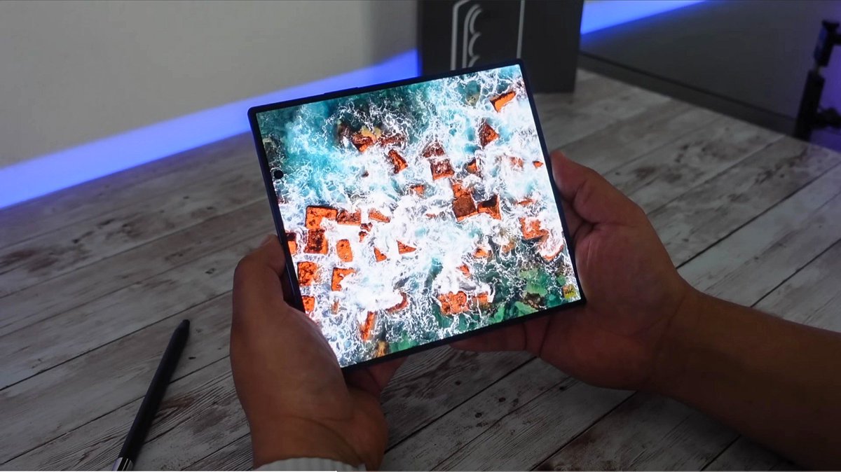 My <a href="/SamsungMobileUS/">Samsung Mobile US</a> #GalaxyZFold7 helps me stay on top of my game daily when it comes to video editing, thumbnail editing, gaming and watching content. It's a powerful device and has been great to use! #SamsungPartner
Check it out here: smsng.us/GalaxyZFold7