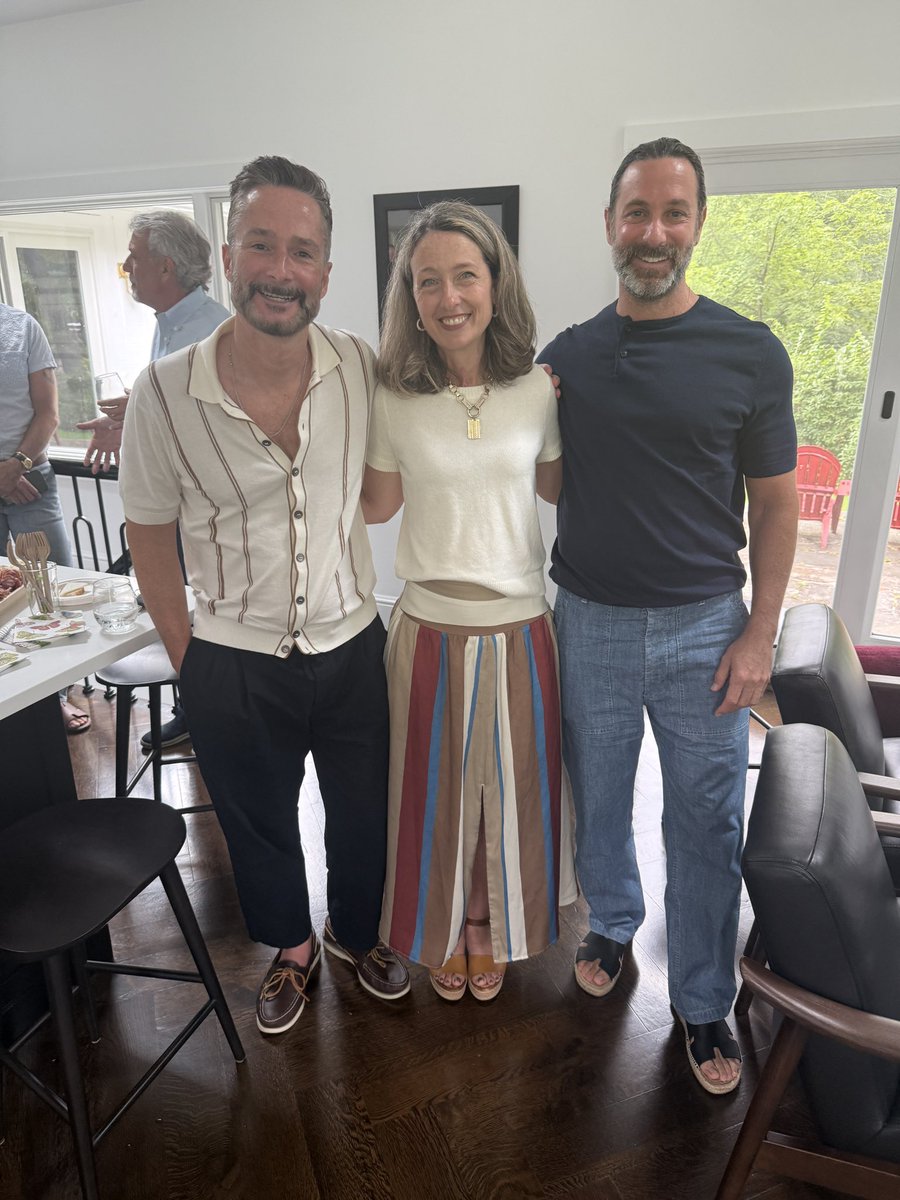 So great to be in Pound Ridge with very old friends—and brand new— discussing clean water, reproductive freedom and democracy. #Neighbors #NY17