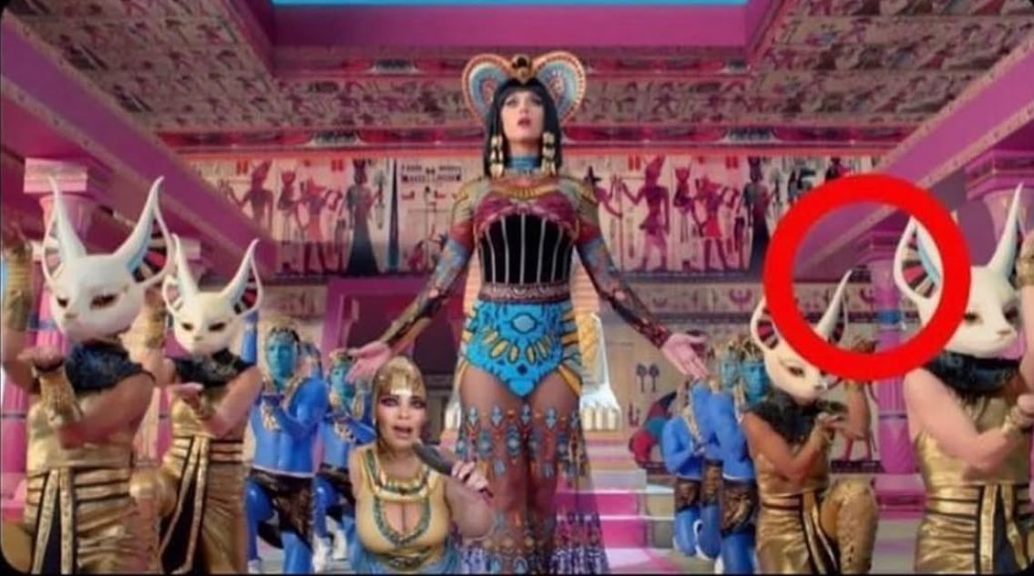 Dark Horse by Katy Perry was so slick with the details