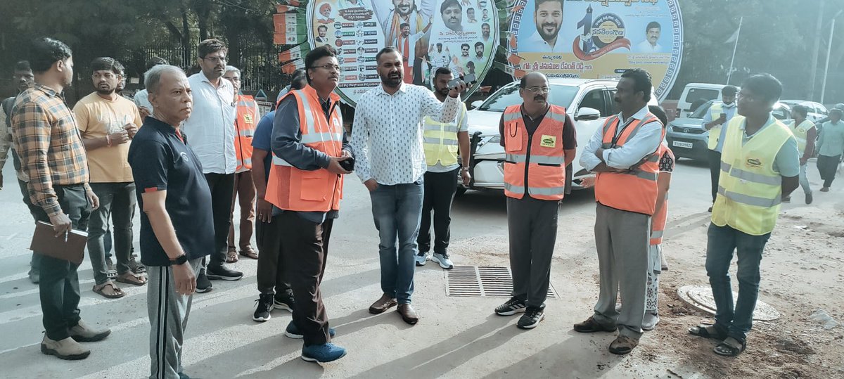 🌅 Morning Inspection – Secunderabad Zone!!!

Clean streets, safe surroundings — ensuring better urban living through active field inspections.

GHMC Commissioner conducted a field inspection at Baghlingampally and surrounding areas in Secunderabad Zone, accompanied by ZC