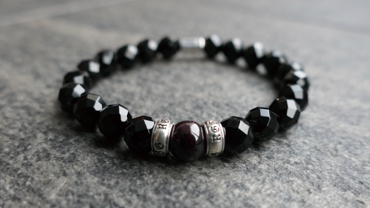 龍が如く』より、桐生一馬・春日一番・真島吾朗それぞれの誕生石を使用