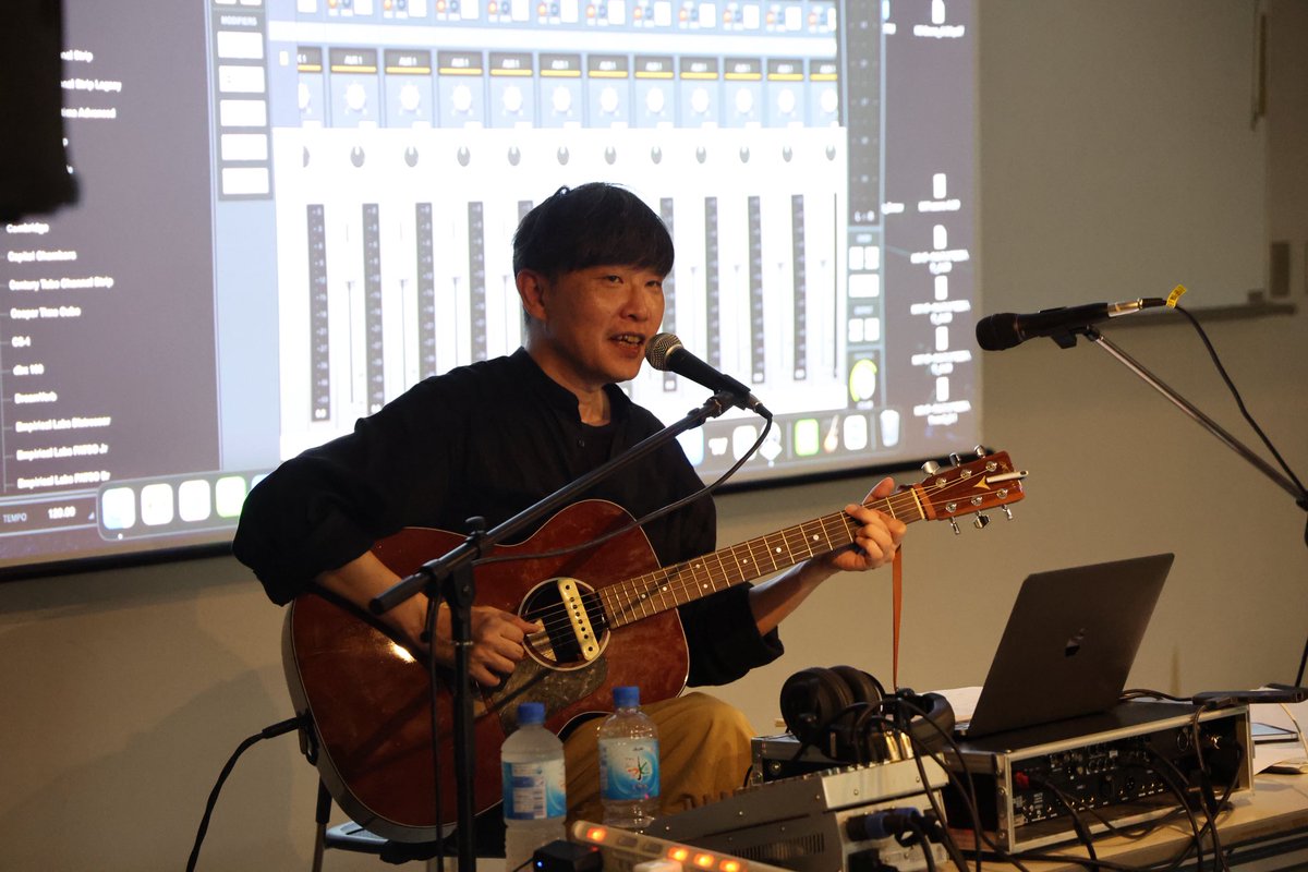 お待たせしました~！
武蔵美で行われた蔡講師による、DTM講義様子です。

DTM講義
📍武蔵野美術大学空間演出デザイン学科
🧑‍🏫蔡忠浩

今年で4年目を迎える『産学連携プロジェクト』は、秋のお知らせに向けて準備を進めております！
今年もどうぞご期待ください~🐒

#蔡忠浩