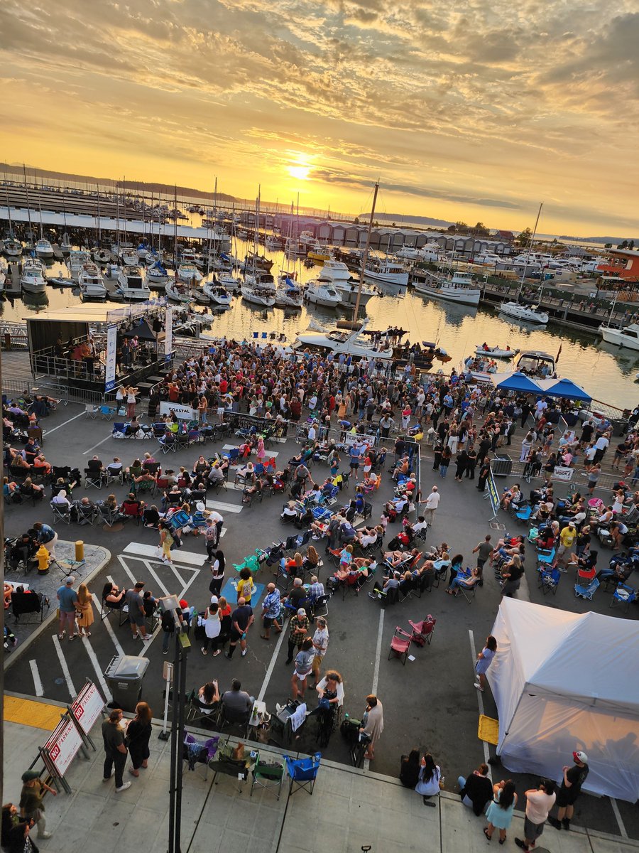At the Everett Marina listening to Love Shack. Life is good!!