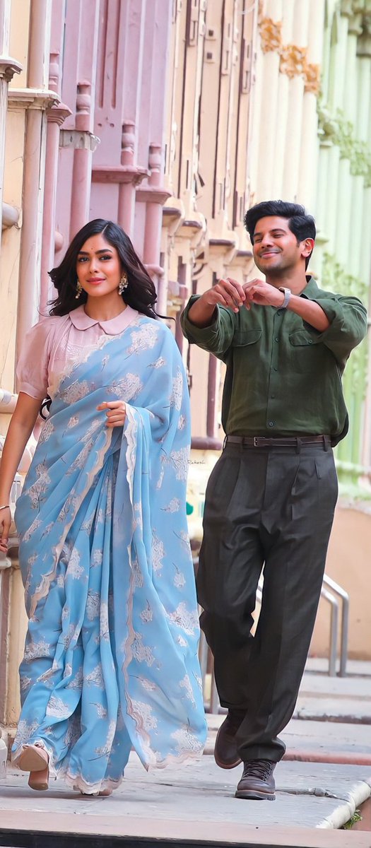 Beauty + Elegance ~ Mrunal Thakur 😍🤩❤️🙈
Happy 33rd Birthday #Mrunal Babe 😍😘