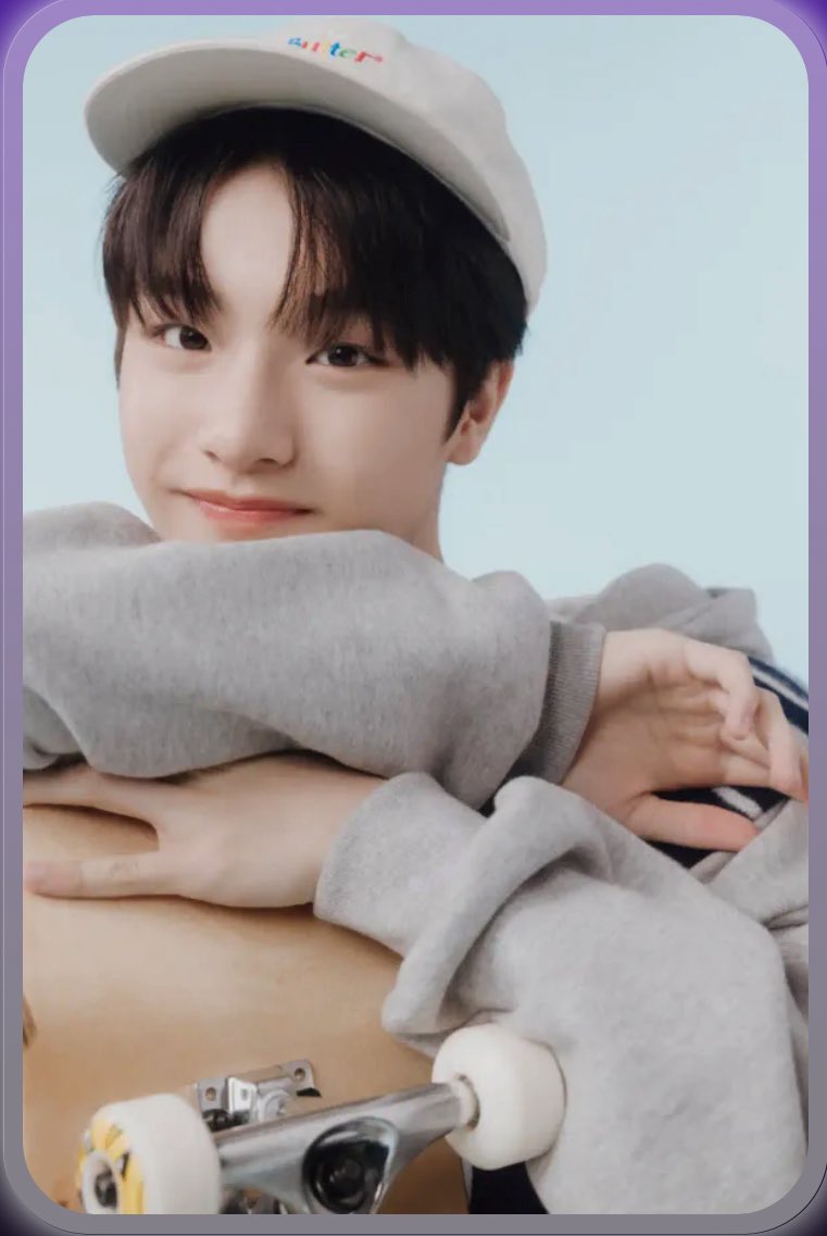 chinngyu's tweet photo. smells like johnsons baby powder from here 😭🤏🏻 https://t.co/dNWkcMVscw
