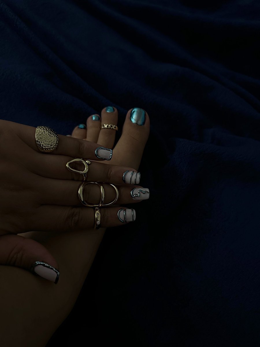 TiffehhhFX's tweet photo. 2nd time doing my own nails 😁💅🏽 https://t.co/mbulE58EL1