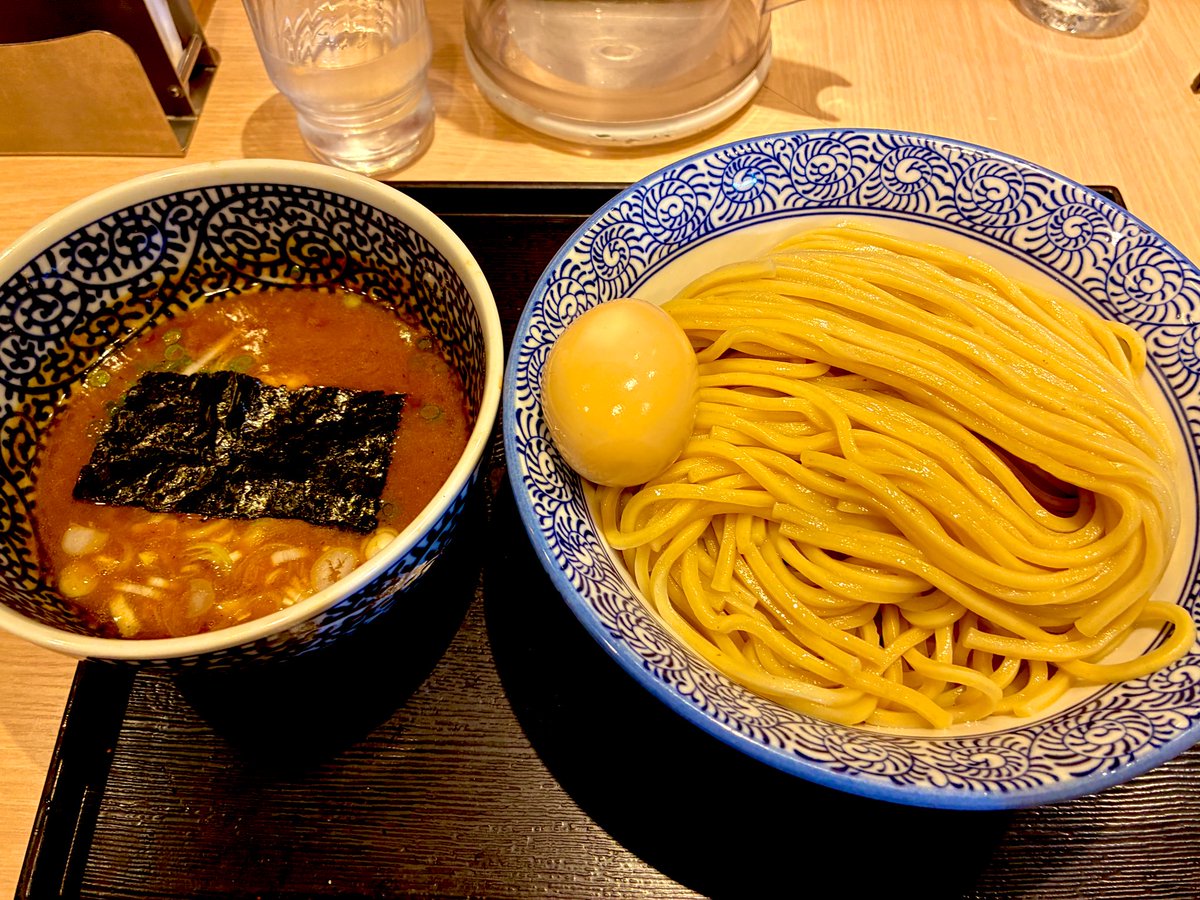SHIN777GOD's tweet photo. 一燈って有名らしい…
九州あまりつけ麺ないから慣れんけど、めちゃくちゃ美味しかった😎大盛りはやり過ぎたw
#menyaitto https://t.co/ffzltGKjK0