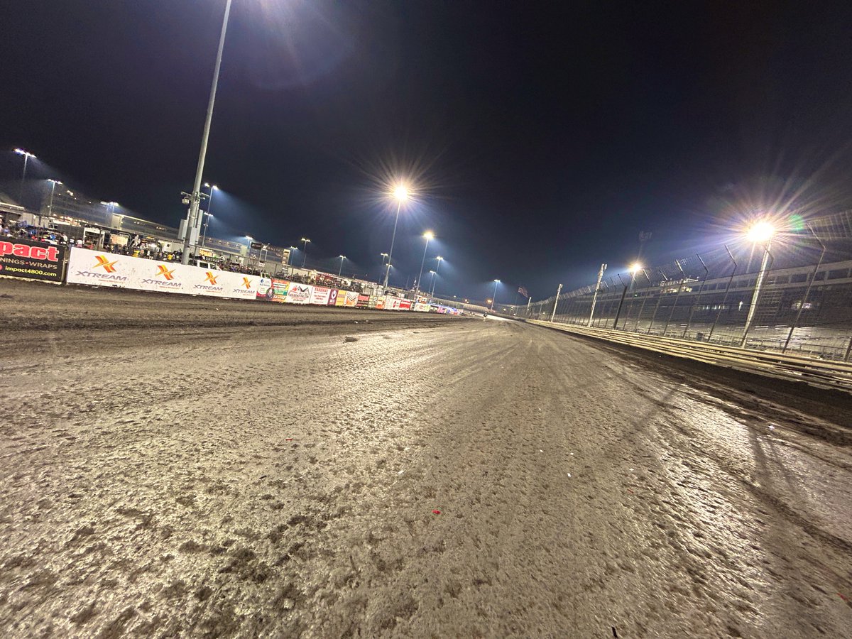 ASCSRacing's tweet photo. #QuietTrack
See ya tomorrow, @knoxvilleraces! 👋🏻 https://t.co/ogIDJcQ9AM