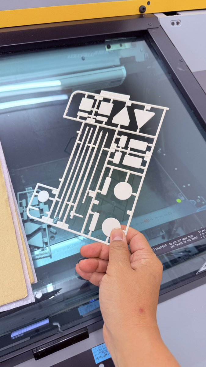 #模型でみんなを笑顔にする 
 #フジミ模型  です。
 #UV印刷 って綺麗に印刷できるんです。
一昔前はデカールで彩色していたものが最初から彩色済みとなります。
 #フジミ は今後も皆様方が簡単に作れる模型を目指して開発を進めていきます。
 
商品開発にいいアイデアあったらお待ちしております。