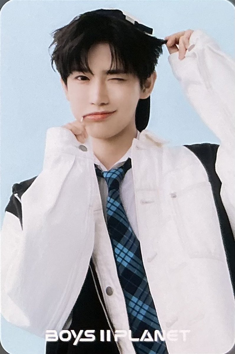 yi6hen's tweet image. yichen's planet card #2 (⁎⁍̴̛ᴗ⁍̴̛⁎)

"hello ♡ i am yichen. eat well, be happy everyday, and only think of yichen ♡ please show me lots of support"