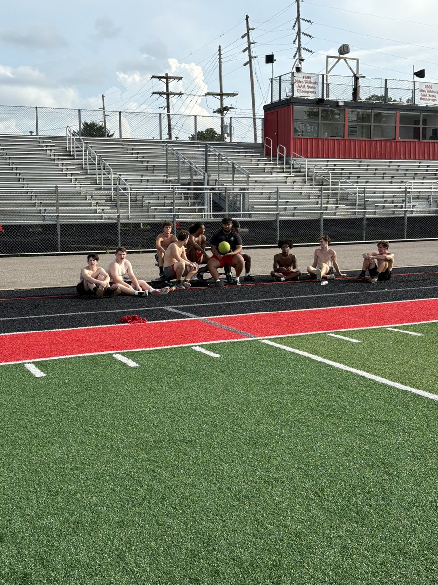 Nitro Wildcats Football (@recruitnitrohs) on Twitter photo Your 7v7 Champs (Nitro edition) QBs were lineman only!
<a href="/MasonMartinOL/">Mason Martin</a> team captain!
<a href="/AidenPrest49200/">Aiden Preston</a> <a href="/LukeShafer304/">Luke Sha(f)er</a> <a href="/PorterTakye/">Takye “TK” Porter💫</a> <a href="/Davidhill171312/">David Hill class 2027 5th CB in WV</a> <a href="/TheReggie5492/">Landen Hamilton</a> Your 7v7 Champs (Nitro edition) QBs were lineman only!
<a href="/MasonMartinOL/">Mason Martin</a> team captain!
<a href="/AidenPrest49200/">Aiden Preston</a> <a href="/LukeShafer304/">Luke Sha(f)er</a> <a href="/PorterTakye/">Takye “TK” Porter💫</a> <a href="/Davidhill171312/">David Hill class 2027 5th CB in WV</a> <a href="/TheReggie5492/">Landen Hamilton</a>