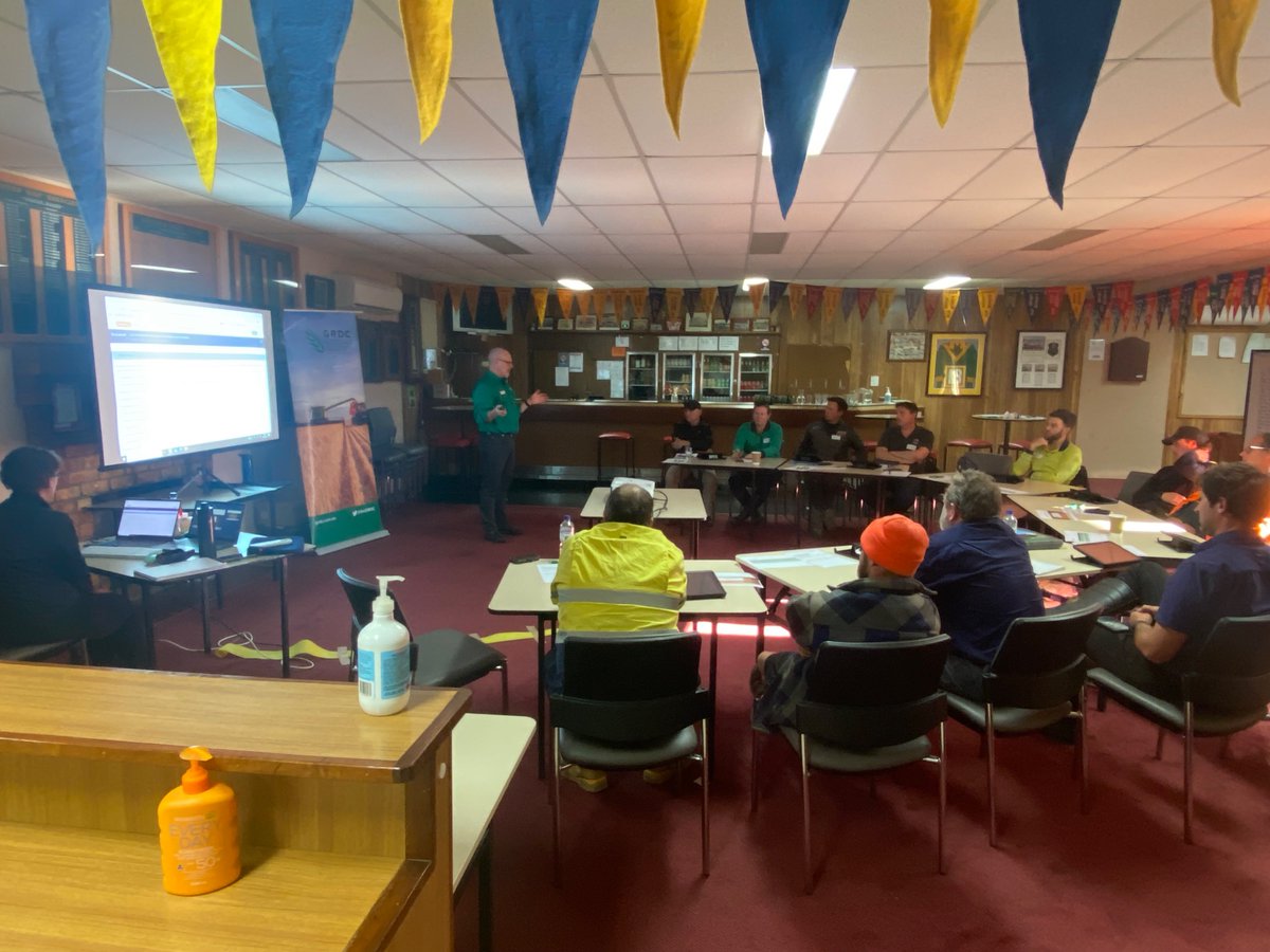 The famous Latham Golf Club. Growers guiding RD&amp;E. Great to join <a href="/theGRDC/">GRDC</a> #NationalGrowerNetwork forum yesterday.  Short term priorities to explore - very early sowing options, manganese, canola establishment. Grass Patch, Yealering, Gnowangerup next week. <a href="/GRDCWest/">GRDC West</a>