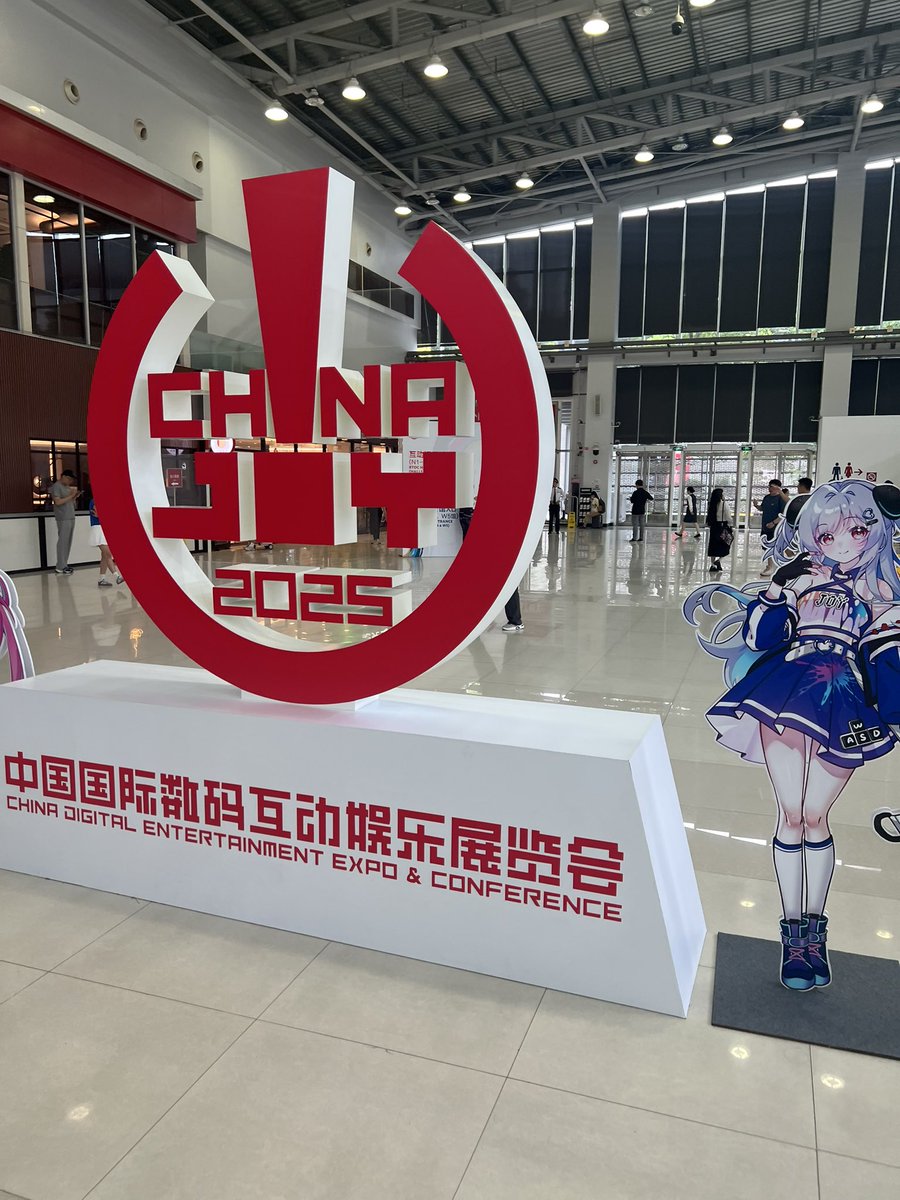 そしてChina Joyなう。W4に今年もブース出しています。上海より東京の方が暑いて！