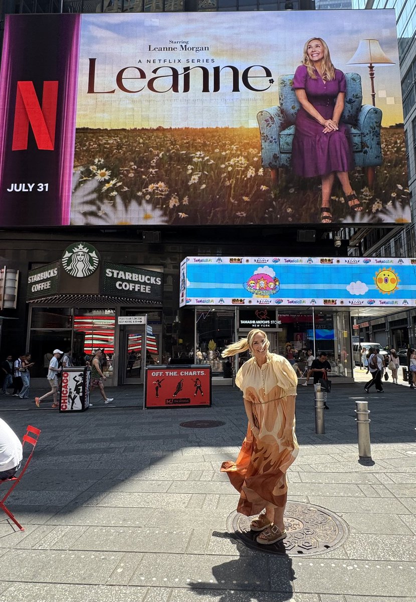 LeanneComedy's tweet photo. ‘LEANNE’ is officially out on @Netflix!! And I got to see myself on a billboard in Times Square! What in the world?!? This has been the most surreal experience and I am so grateful for all the love and support y’all have given me. I hope you love this show as much as I do. Stream it now!! 💫🥰
