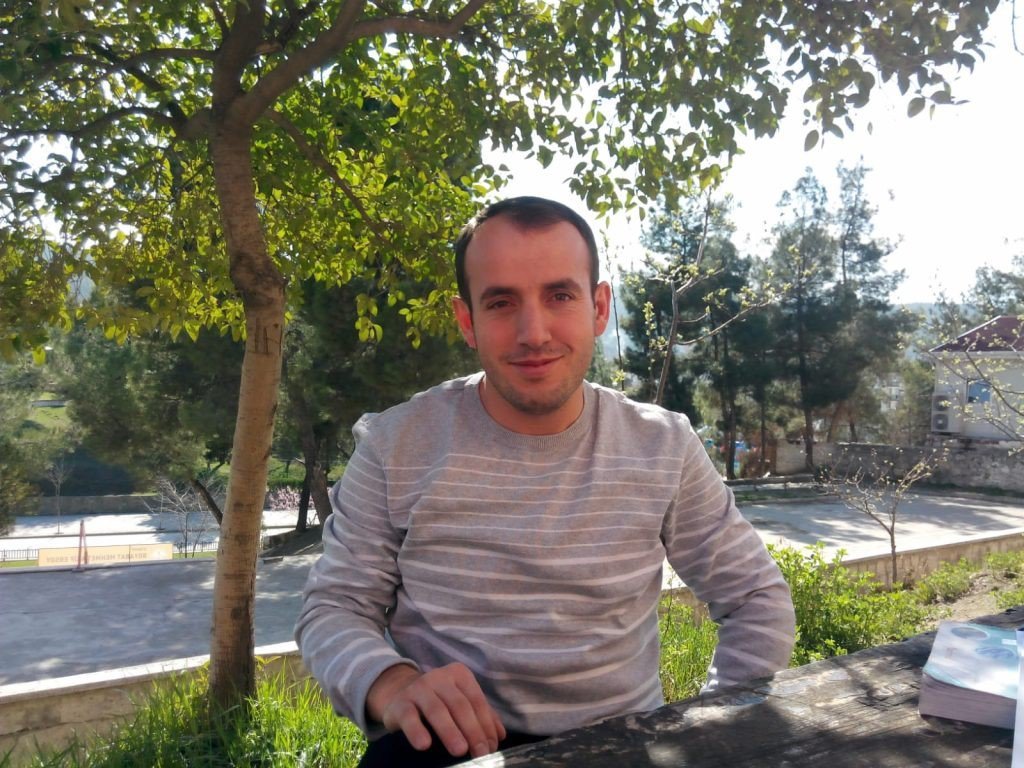 Bir zamanlar Anadolu'da...

‘SEVİLEN BİR ÖĞRETMENDİ, MAZLUMEN ÖLDÜ!’
Şantiyede çalışırken inşaattan düşerek ölen KHK’lı öğretmen Kazım Kurnaz, yargılandığı ‘terör örgütüne üyelik’ davasından beraat etti.
(1 Mayıs 2019)    +++
