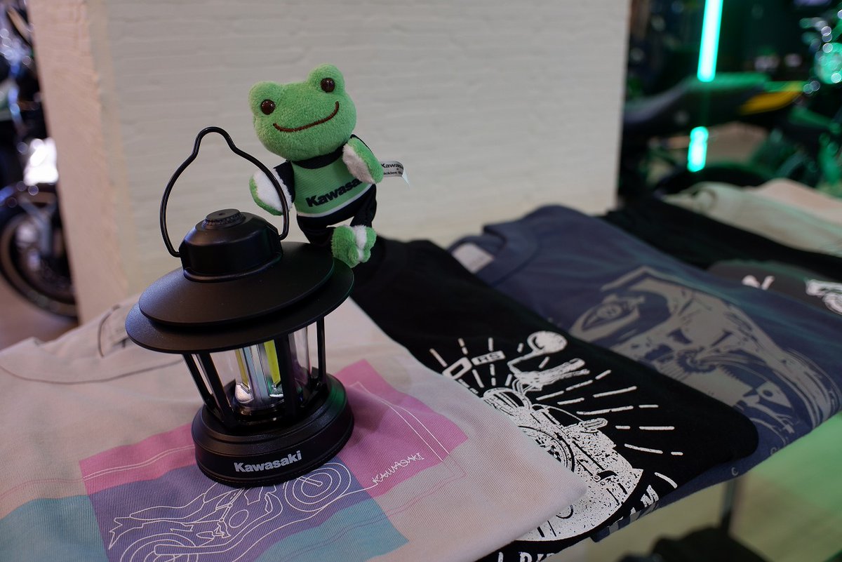 皆様、こんにちは。
カワサキプラザ茅ヶ崎です。
現在開催中のTシャツフェアのノベルティが、本日よりオリジナルランタンとなります。
数に限りがございますので、ご興味のある方はお早めにご来店ください。
#kawasaki #カワサキプラザ茅ヶ崎 #tシャツフェア #着るカワサキ