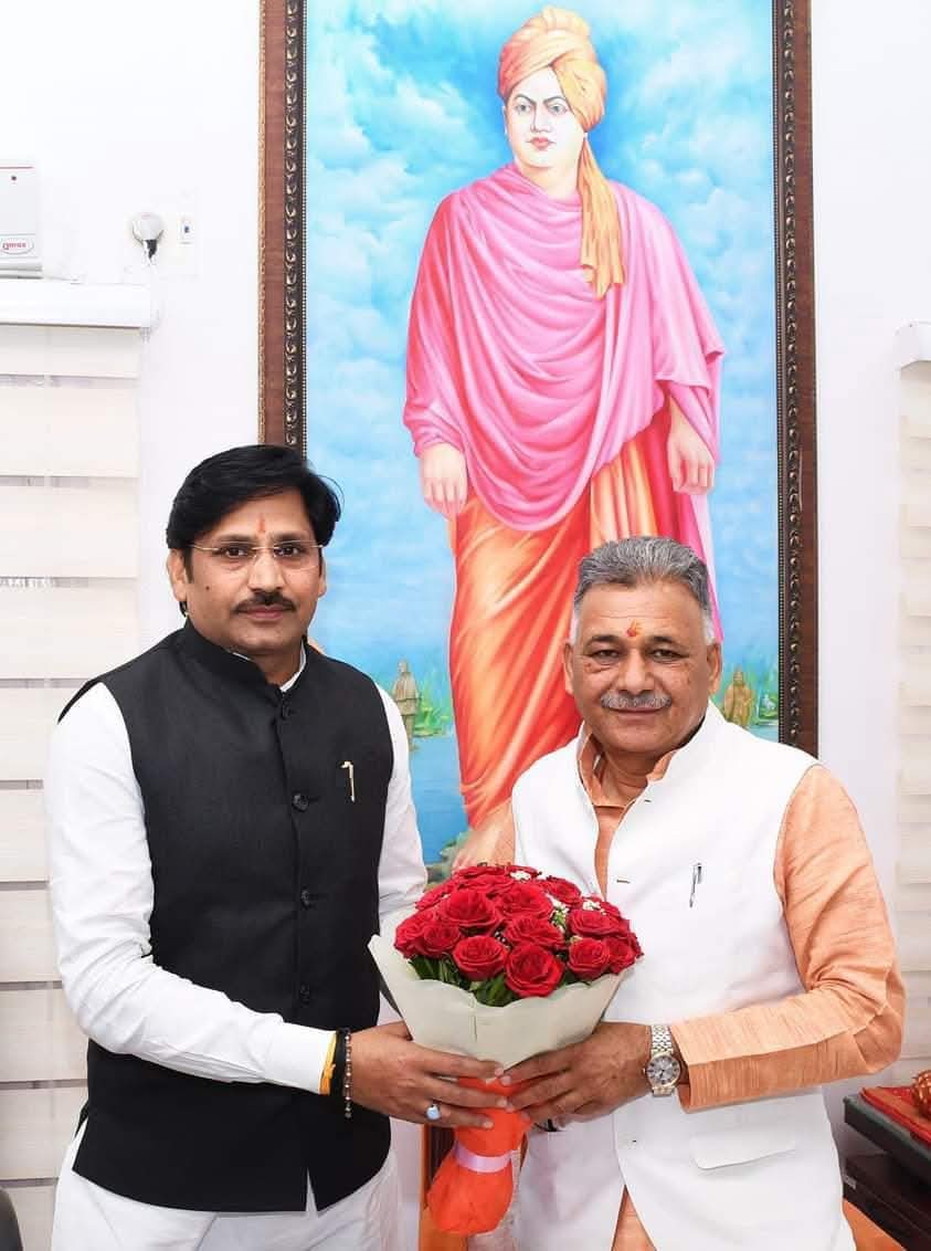 #शुभ_जन्मदिन 

मध्यप्रदेश शासन में उच्च शिक्षा, तकनीकी शिक्षा एवं आयुष विभाग मंत्री माननीय श्री इंदर सिंह परमार जी, को जन्मदिन की हार्दिक बधाई एवं शुभकामनाएं।

मां नर्मदा जी आपको दीर्घायु एवं उत्तम स्वास्थ्य प्रदान करें।।