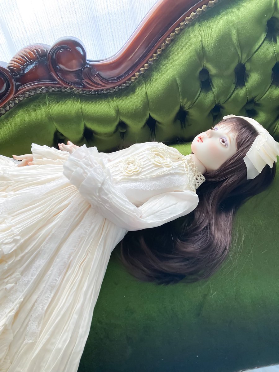 #良ければあなたの癒される寝そべり画像を見せて下さい