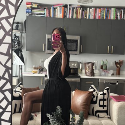 yamomsbtch's tweet photo. #BooksandLooks π«Άπ½ https://t.co/uyCbFfDsAe