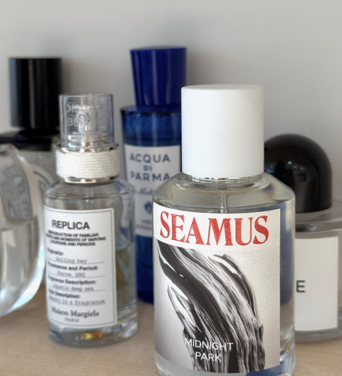 시머스가 ㄹㅈㄷ 세일을 가져왓네요   
갠적으로 애프터샤워 쓰다가 미드나잇 파크도 써봤는데  
그리너리 + 우디라서 ㅈㅉ 몽환적인 느낌,,     
살 분들은 무신사 타임 세일에 쿠폰 먹이는 거 잊지마셔요