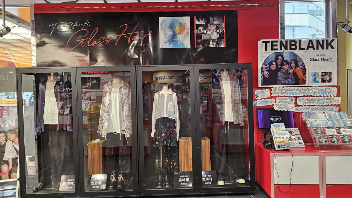 本日から衣装展示もスタート！✨ 3Fではパネル展示も！ 皆さまのご来店