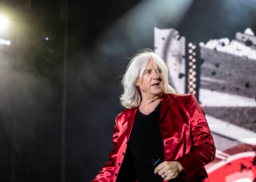 Joe Elliott has been my idol since I was 8 years old. I’d go around the house with a scarf on my mic stand like he used to do and sing along to the hits. 

Many birthdays to hopefully come. Don’t go anytime soon. Still more to always accomplish. Forever a legend🤘❤️‍🔥